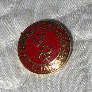 Dispensing Optician Pin